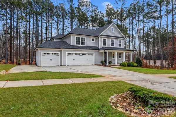 3227 Cape Fox Court, Denver, NC 28037