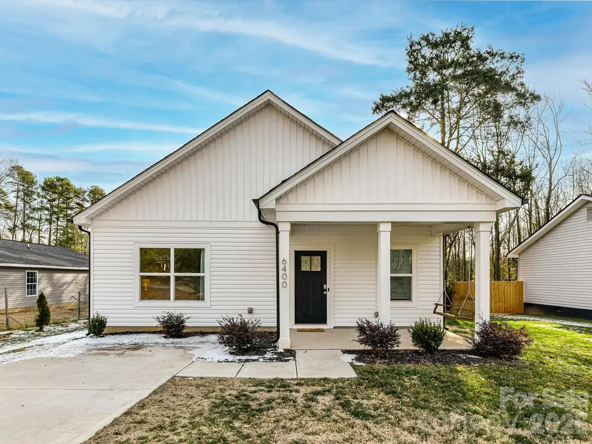 6400 Carver Boulevard, Charlotte, NC 28269 - Image #1