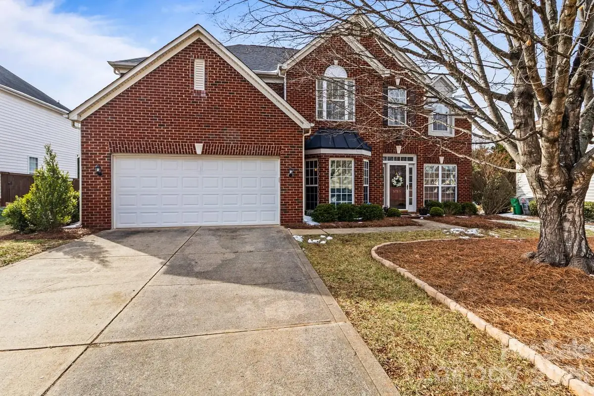 5715 Whitegate Lane, Charlotte, NC 28269 - Image #1