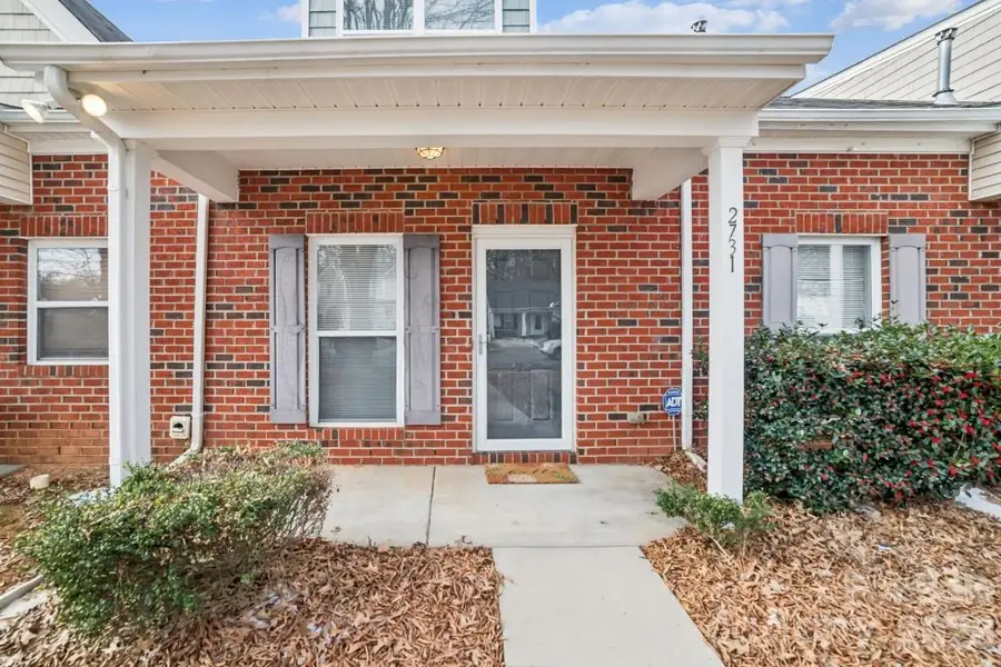 2731 Meadow Knoll Drive, Charlotte, NC 28269 - Image #3