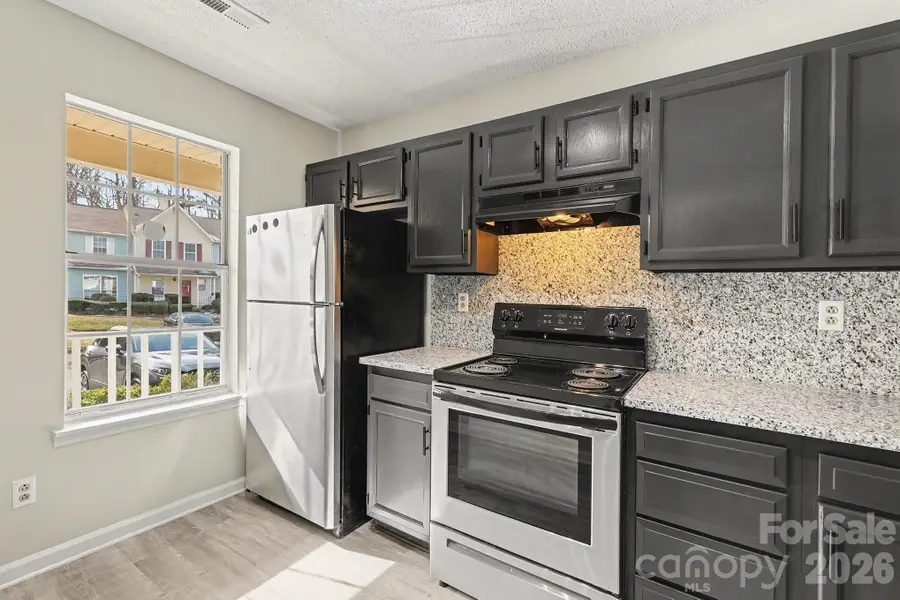 6227 Windsor Gate Lane, Charlotte, NC 28215 - Image #2