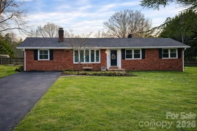 1130 27th Avenue Ne, Hickory, NC 28601 - Image #1