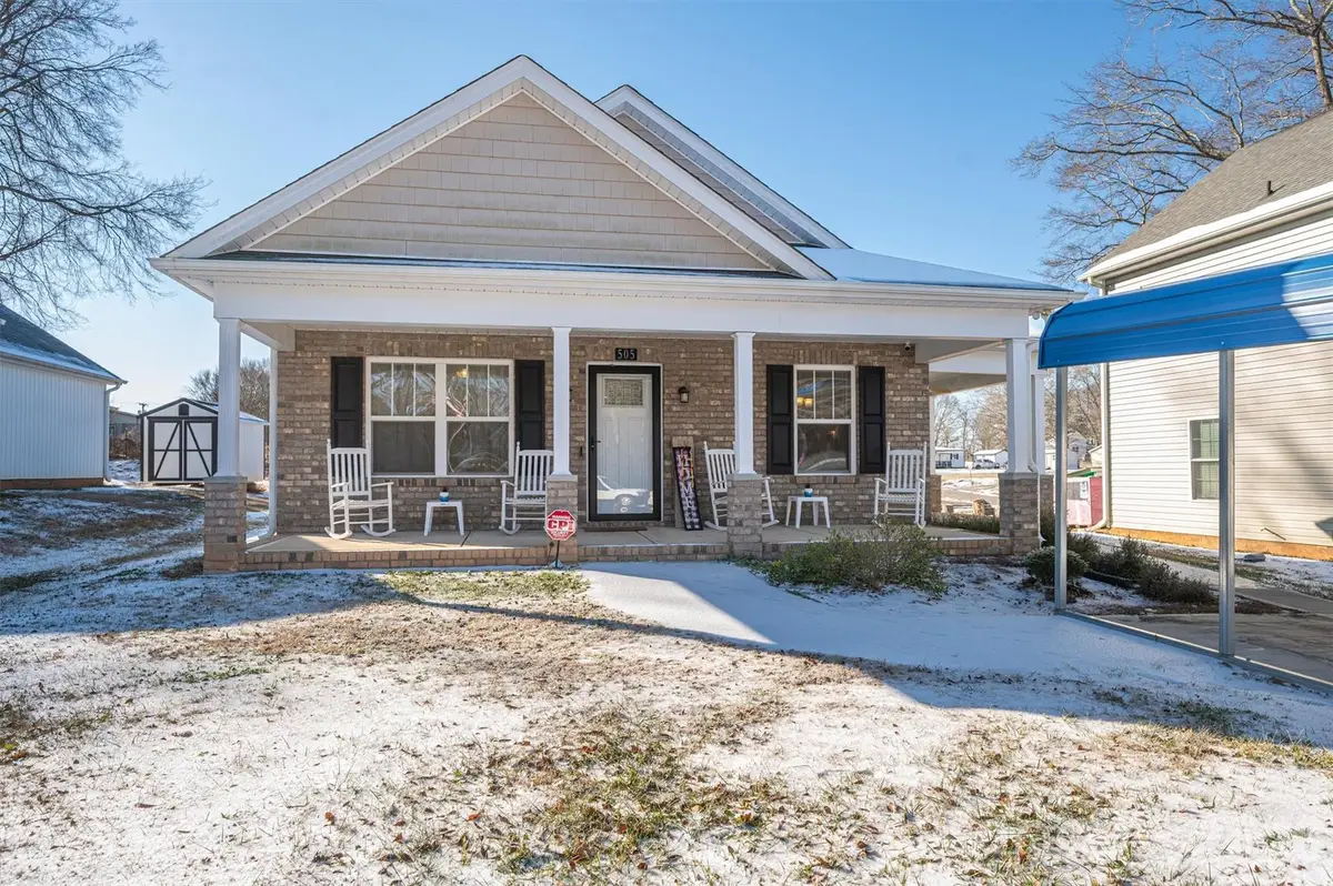 505 E Cloninger Street, Dallas, NC 28034 - Image #1