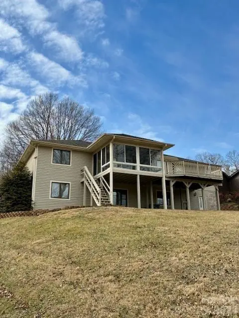 3100 Cove Loop Road, Hendersonville, NC 28739 - Image #3