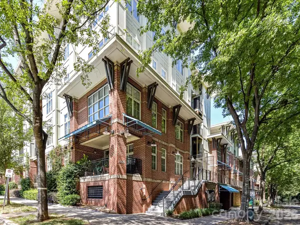 1101 W 1st Street #302, Charlotte, NC 28202