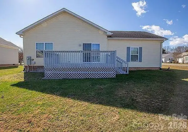 403 Sassafras Drive, Hendersonville, NC 28739