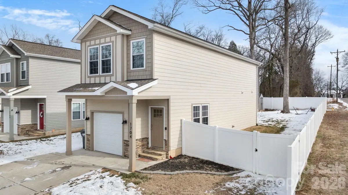 1704 15th Street Place Ne, Hickory, NC 28601 - #1