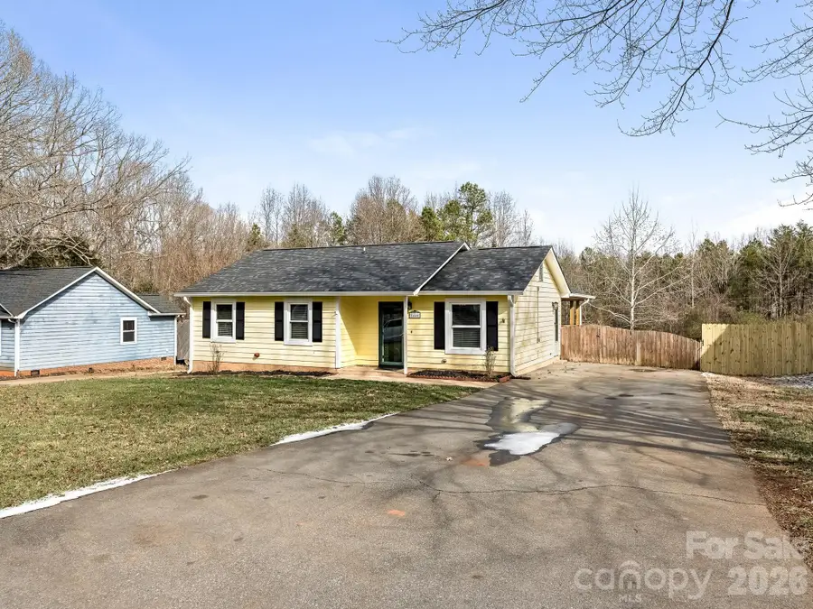 8446 Clear Meadow Lane, Charlotte, NC 28227 - Image #2