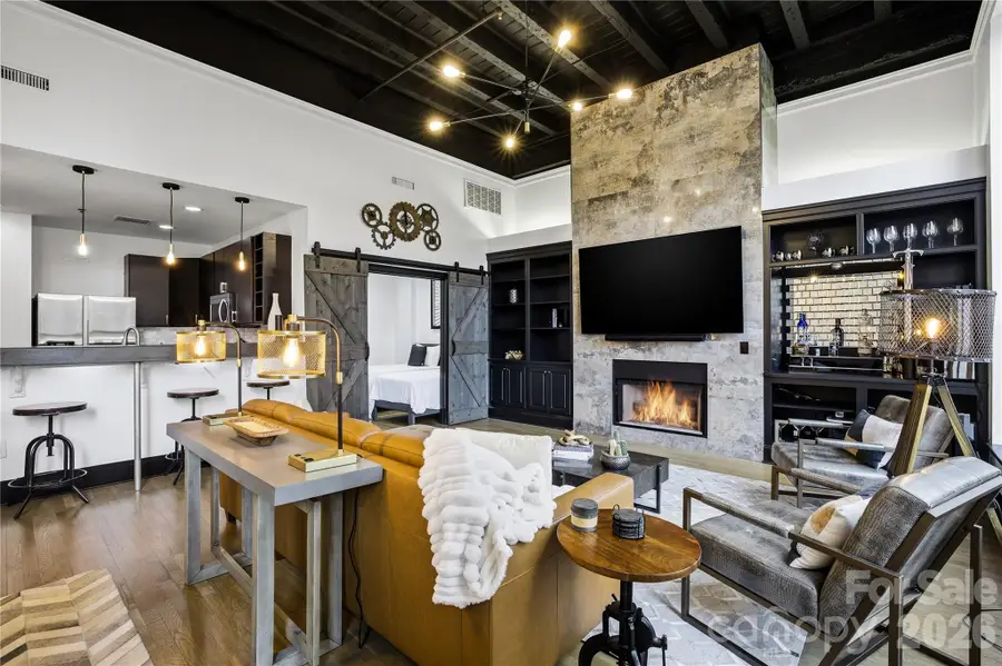 127 N Tryon Street #303, Charlotte, NC 28202 - Image #3