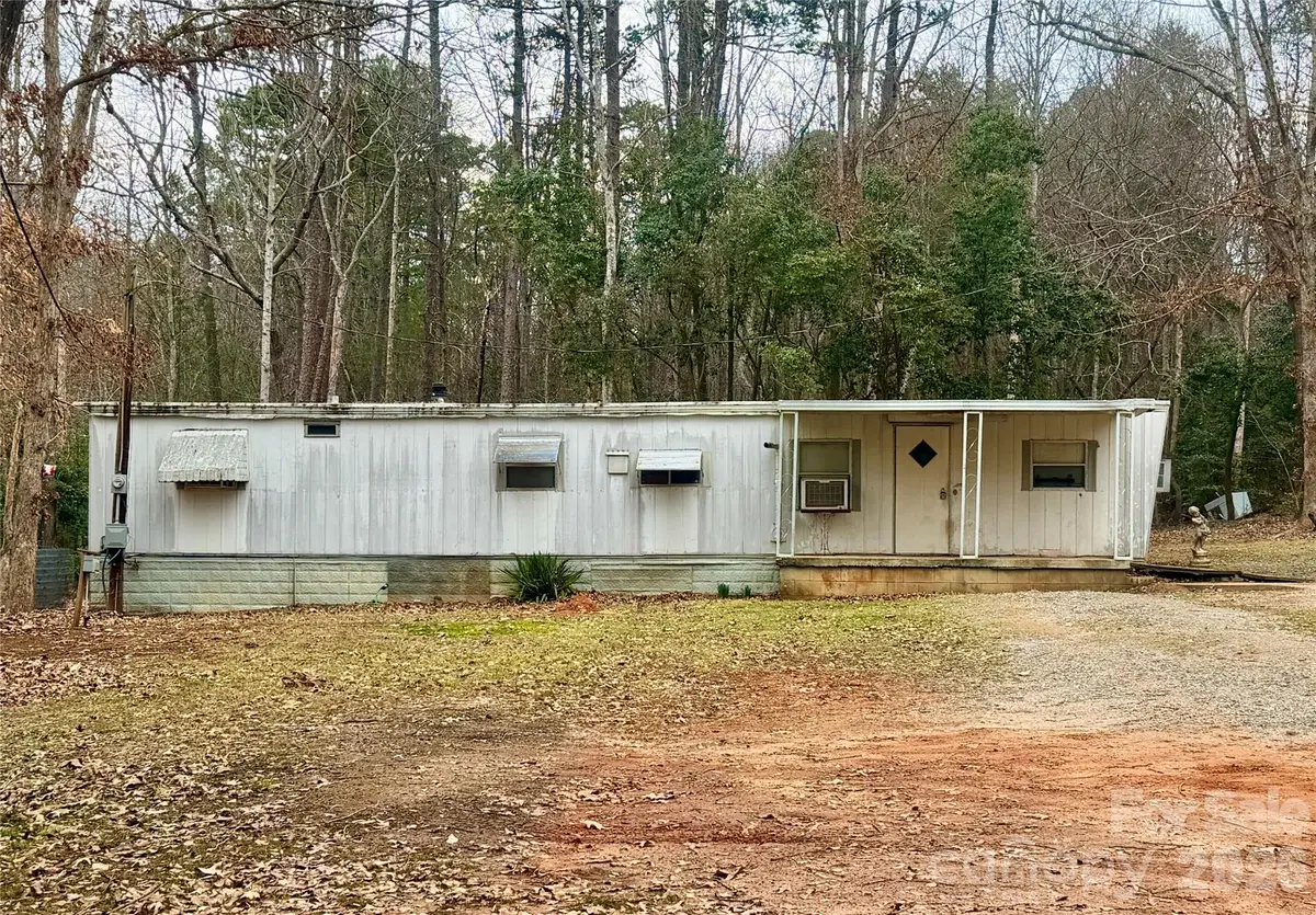 2715 39th Avenue Ne, Hickory, NC 28601 - #1