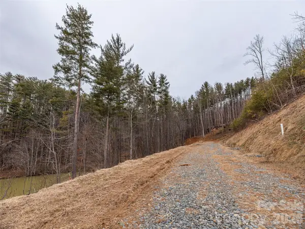 9 Freshwater Cove, Maggie Valley, NC 28751