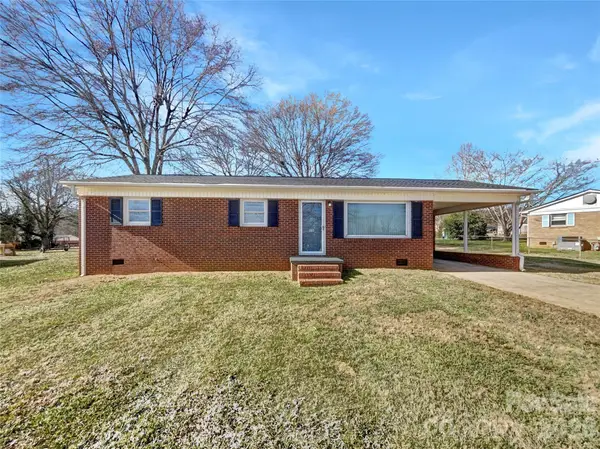 1913 Old English Drive, Gastonia, NC 28054