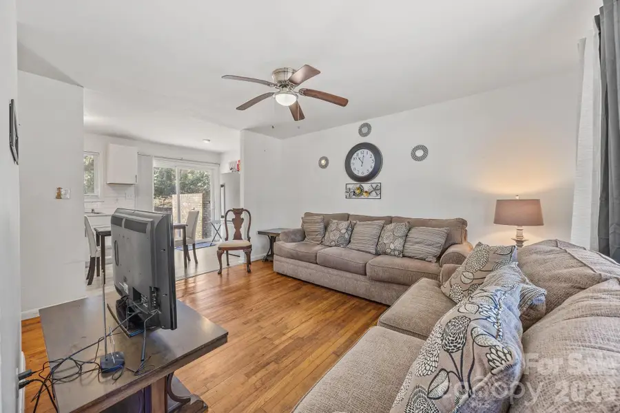 532 Blendwood Drive, Charlotte, NC 28215 - Image #2