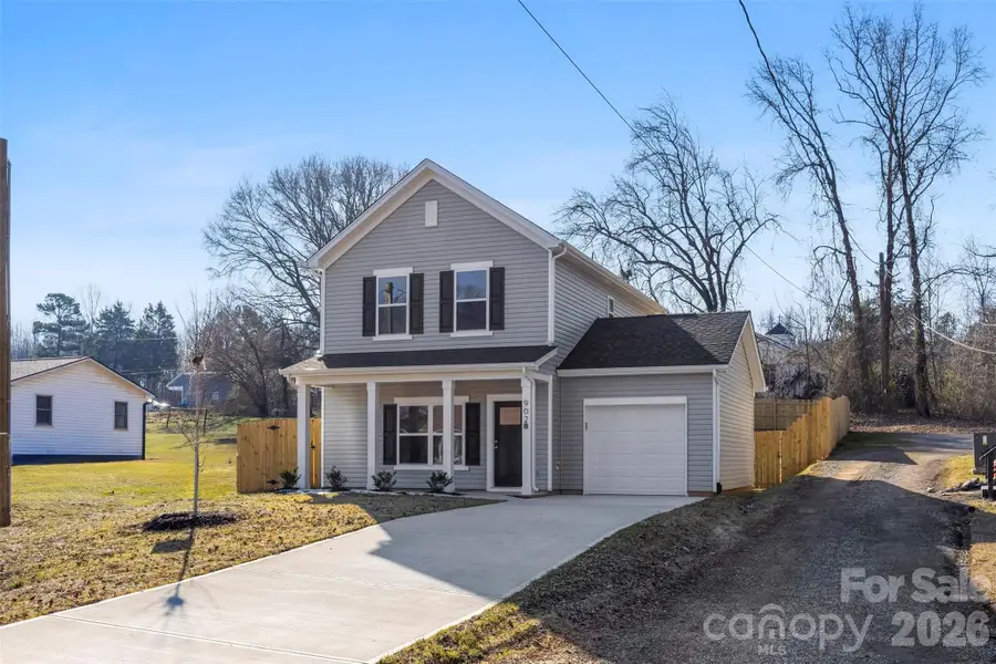 907 W Georgia Avenue, Bessemer City, NC 28016 - #3