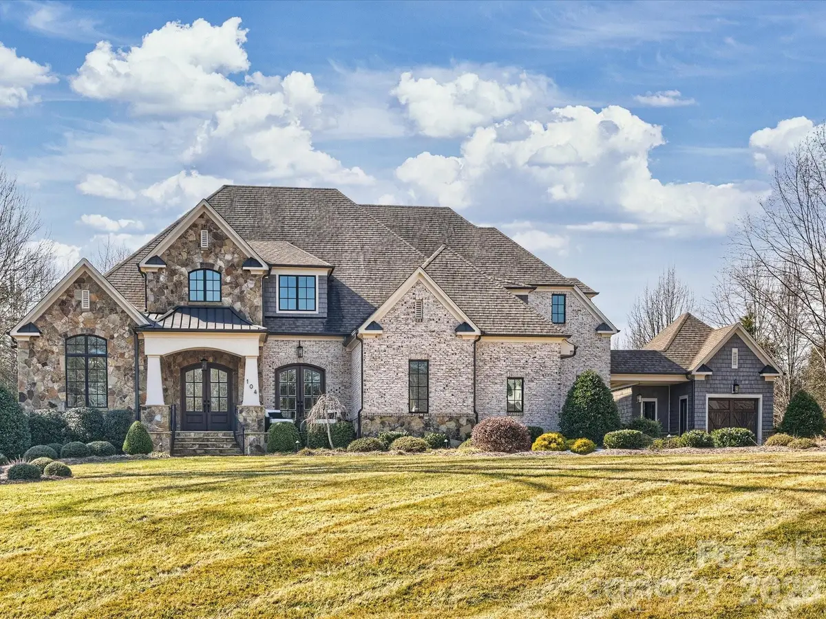 104 Crest Court, Matthews, NC 28104 - #1