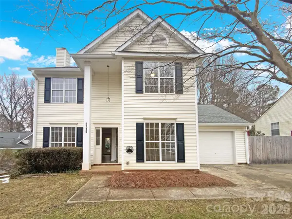 5719 Rocbridge Lane, Charlotte, NC 28208