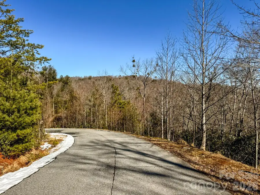 000 Silverglen Way #33, Hendersonville, NC 28792 - #3