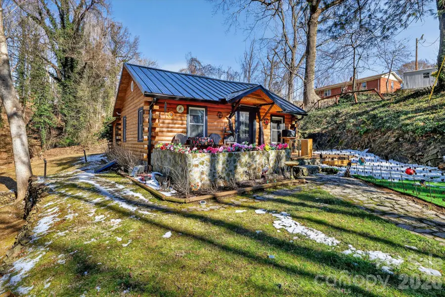 110 Pine Street, Tryon, NC 28782 - #2