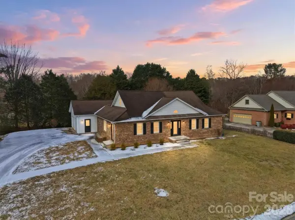 915 Barrington Drive Ne, Lenoir, NC 28645