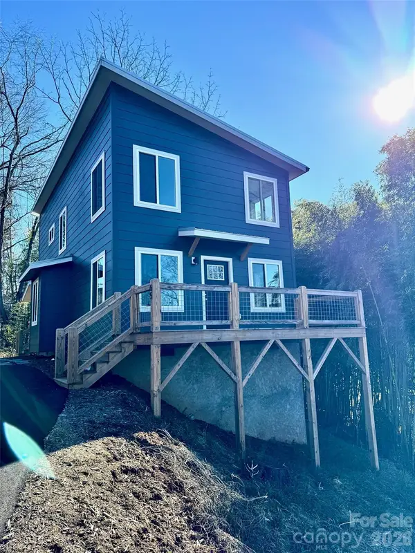 65 Moore Avenue, Asheville, NC 28806