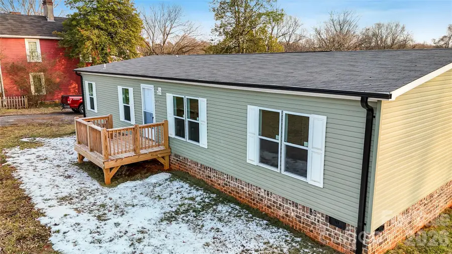 3925 Taylorsville Highway, Statesville, NC 28625 - #3