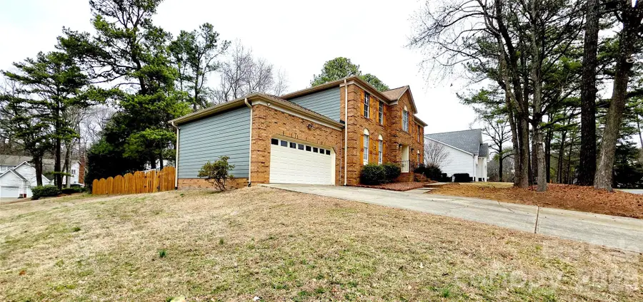 10001 White Cascade Drive, Charlotte, NC 28269 - #3