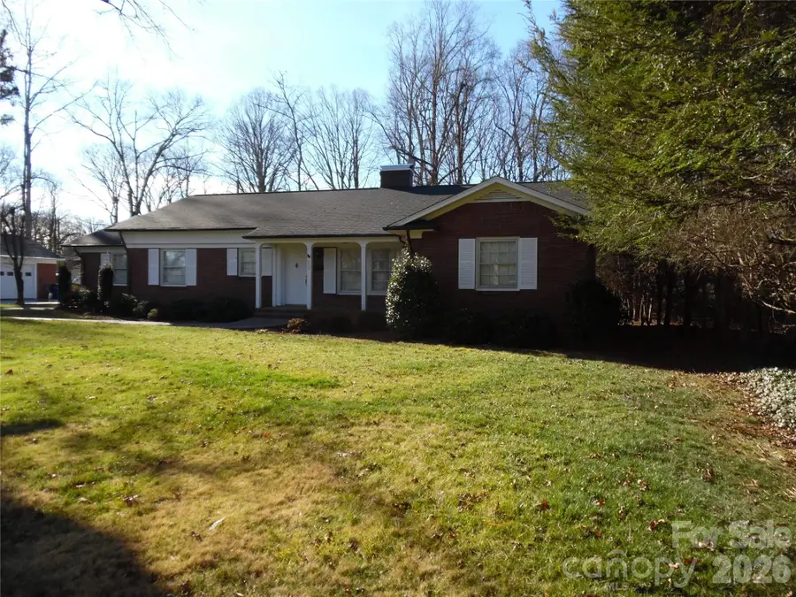 603 1st Avenue Place Ne, Conover, NC 28613 - #3