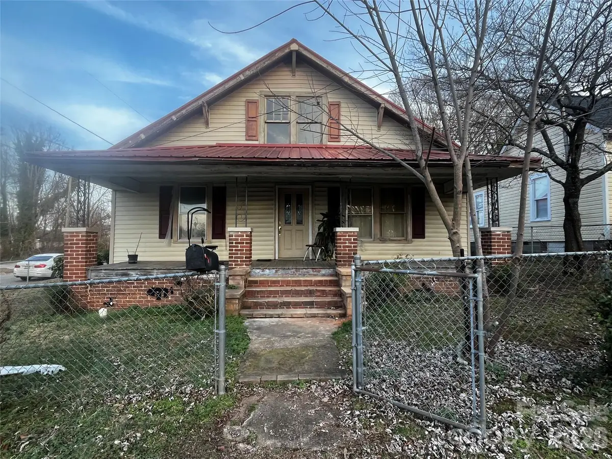 901 8th Street, Statesville, NC 28677 - #1
