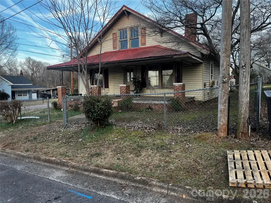 901 8th Street, Statesville, NC 28677 - #3
