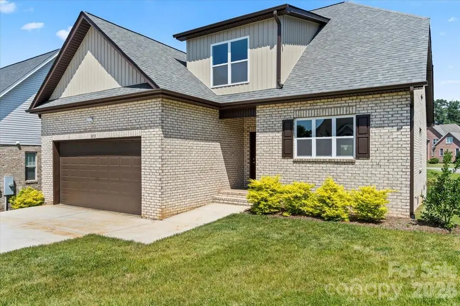 1033 12th Avenue Drive Nw, Hickory, NC 28601 - #2