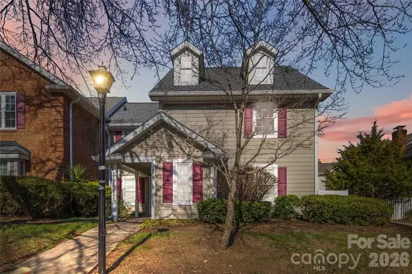 9400 S Vicksburg Park Court, Charlotte, NC 28210