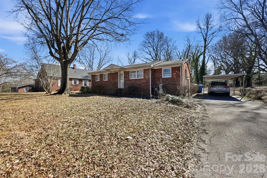 324 17th Avenue Ne, Hickory, NC 28601 - #2