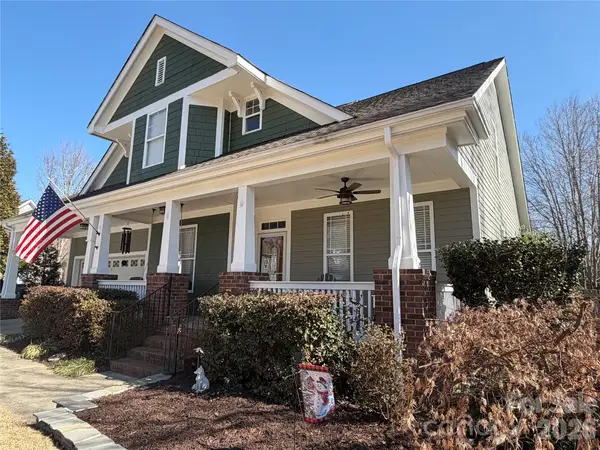 1044 Hunters Run Drive, Tega Cay, SC 29708