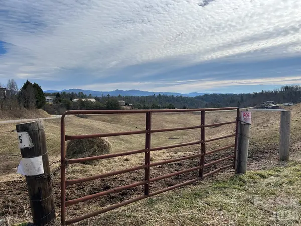 2776 Bend Of Ivy Road, Marshall, NC 28753