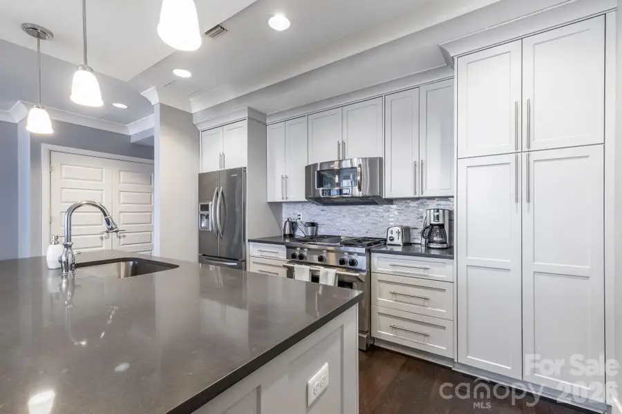 222 S Caldwell Street #2005, Charlotte, NC 28202 - #3