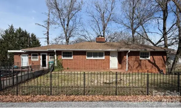 108 W Washington Avenue, Bessemer City, NC 28016