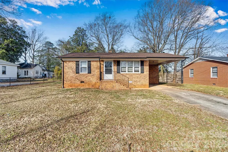 105 9th Street Se, Conover, NC 28613 - #2