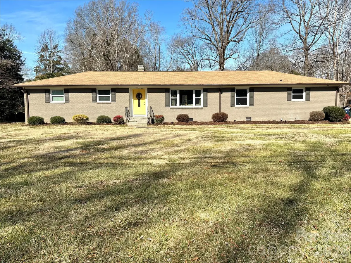 9211 Mt Holly-huntersville Road, Huntersville, NC 28078 - #1