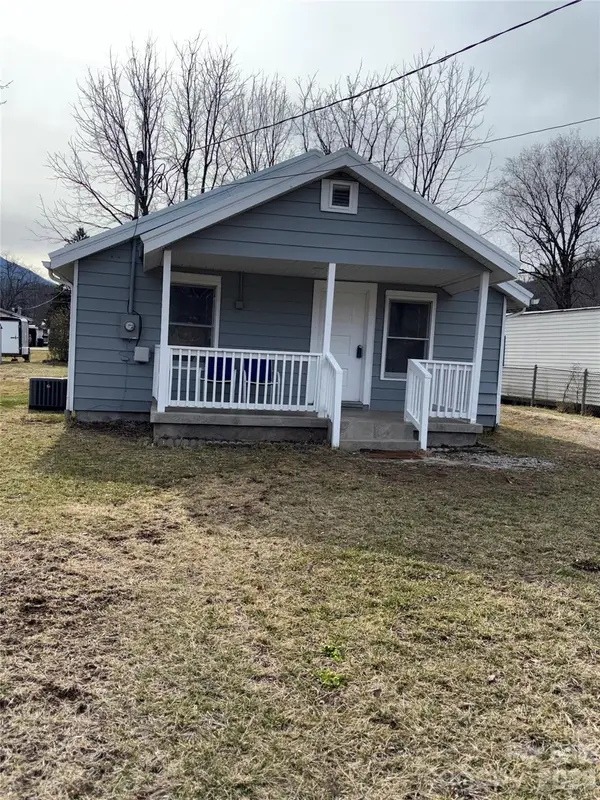 29 Fifth Street, Waynesville, NC 28786