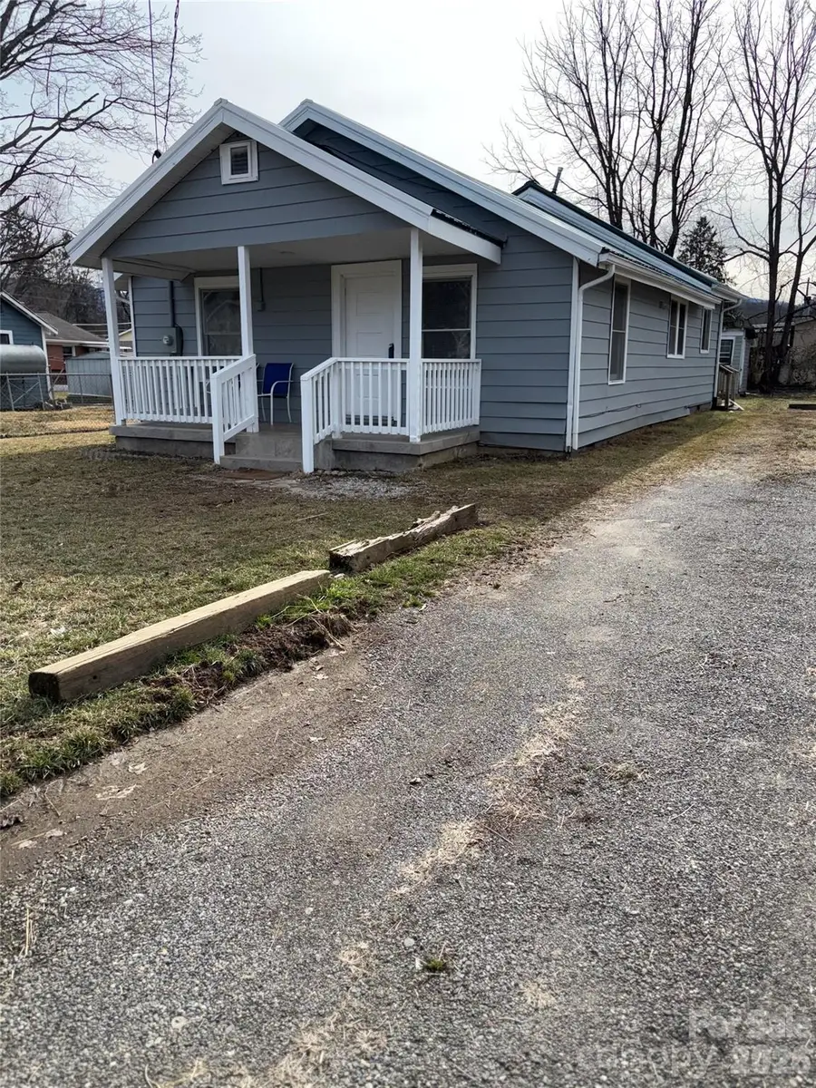 29 Fifth Street, Waynesville, NC 28786 - #2