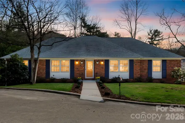 15 Blueberry Hill Road, Asheville, NC 28804