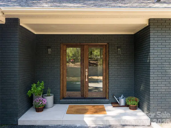 17 Beaverdam Court, Asheville, NC 28804