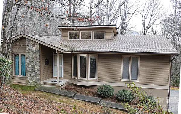 100 Ridgeview Drive, Hendersonville, NC 28792