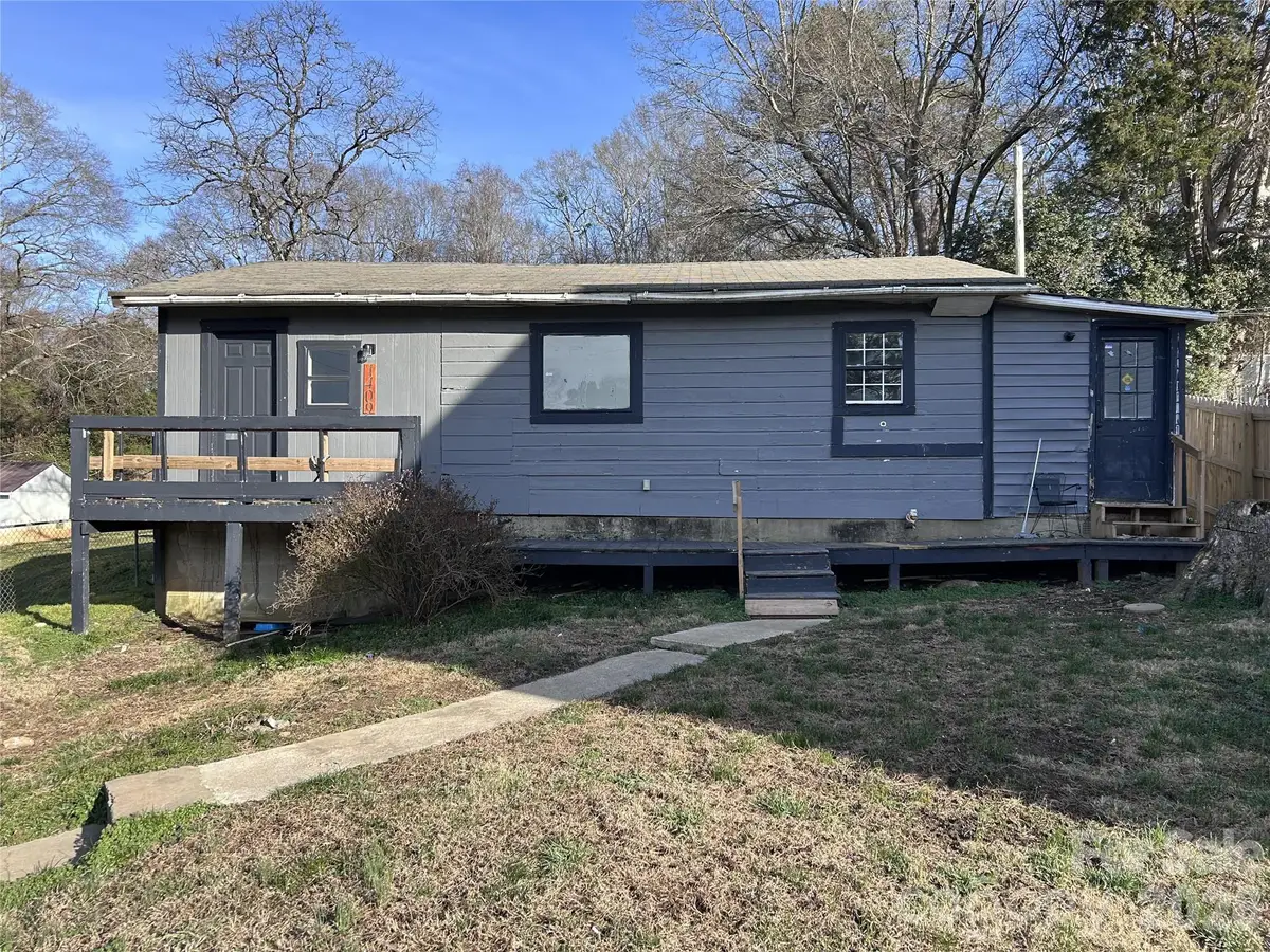 1409 Laboratory Road, Lincolnton, NC 28092 - #1