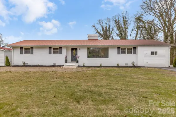 52 Baby Jane Lane, Hendersonville, NC 28792