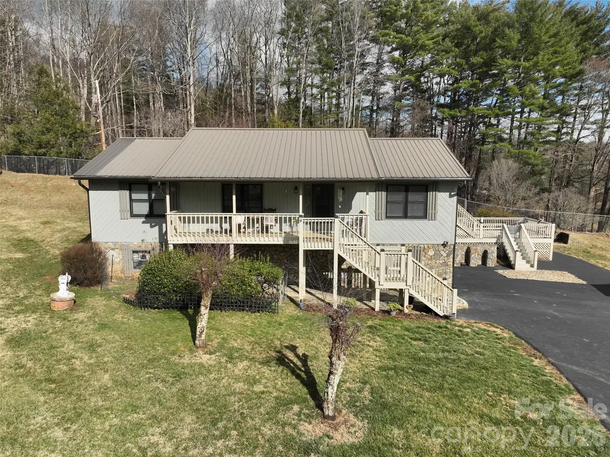 342 Mountain View Road, Burnsville, NC 28714 - #1