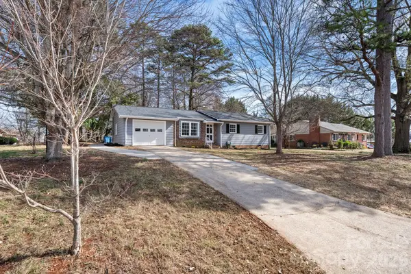196 25th Street Nw, Hickory, NC 28601
