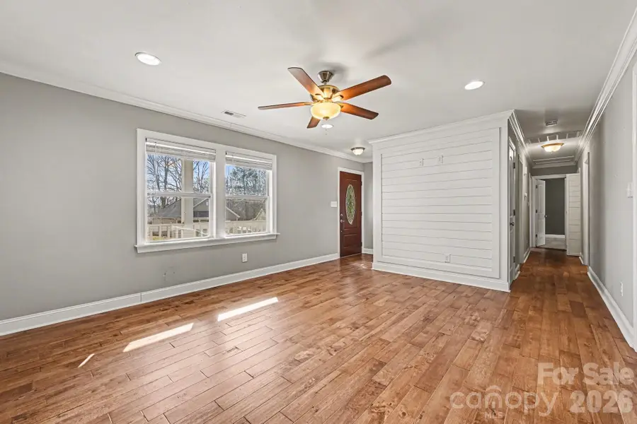 104 W Louisiana Avenue, Bessemer City, NC 28016 - #3