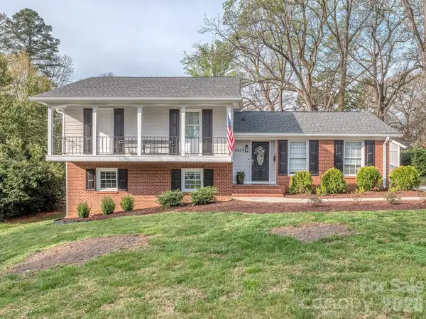 6624 Sunview Drive, Charlotte, NC 28210