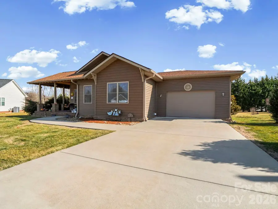 38 Winged Elm Court, Hendersonville, NC 28739 - #2